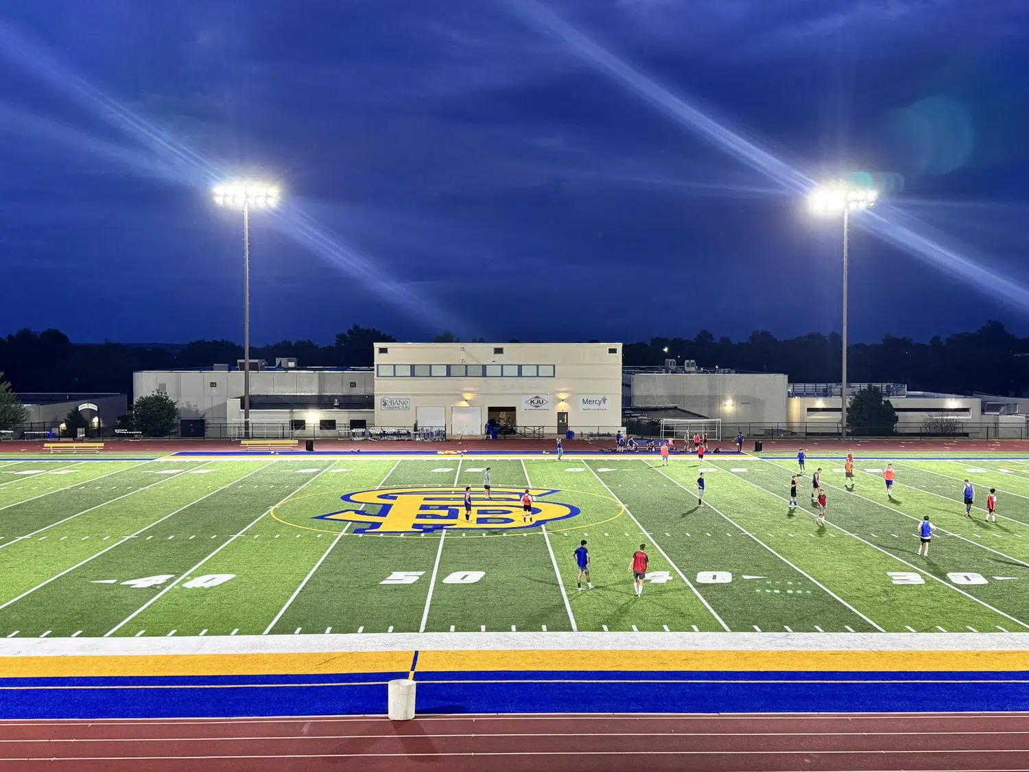Football Field Lit with LED Lighting Supply Sport Lights
